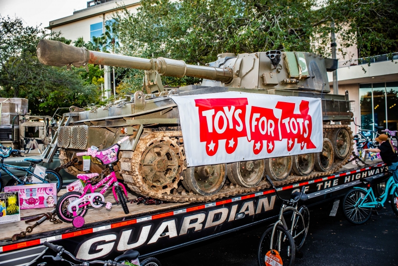 1_Toys-For-Tots-4